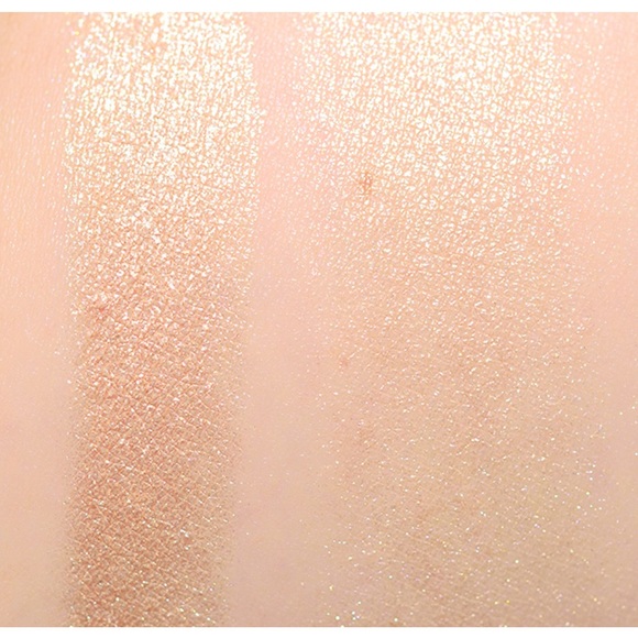 MAC Limited Edition Lunar Lights highlighter. - Picture 7 of 7